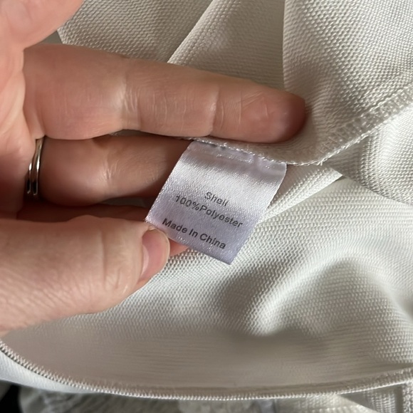 Tuckernuck Avon Lane White Off the Shoulder Marguerite Blouse - Picture 10 of 12